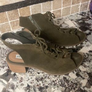 Steve Madden Adelene Leather Lace Up Open Toe